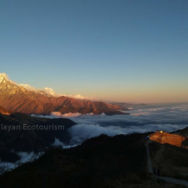 Climbing above the clouds - Khopra ridge