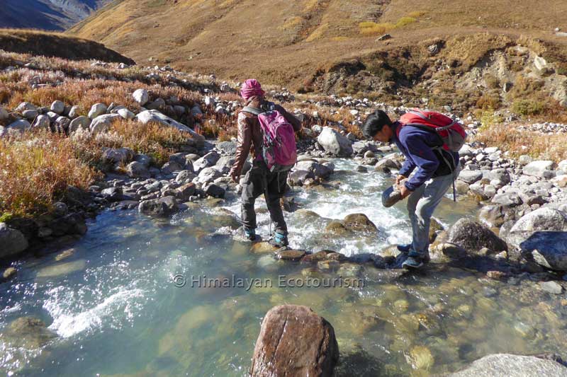River crossing in the Great Himalayan National Park
