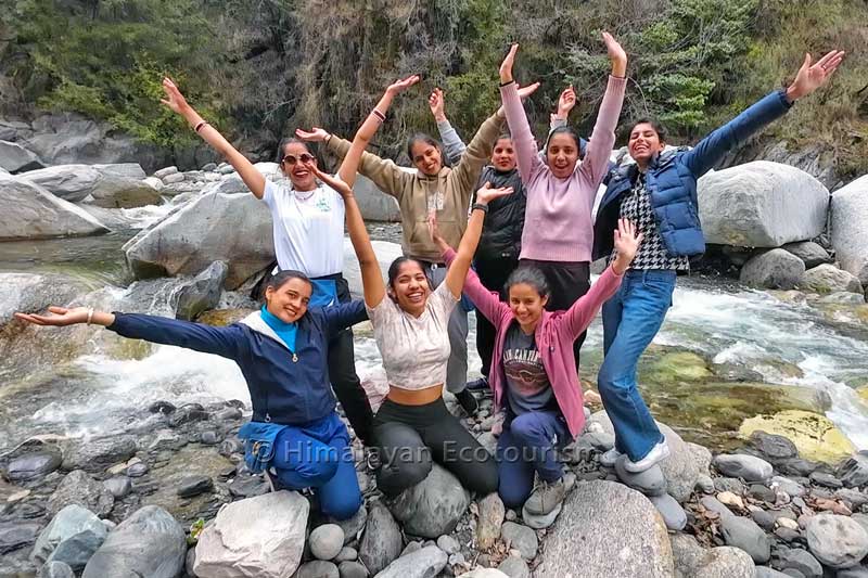 Tournée des femmes dans l'Himachal Pradesh